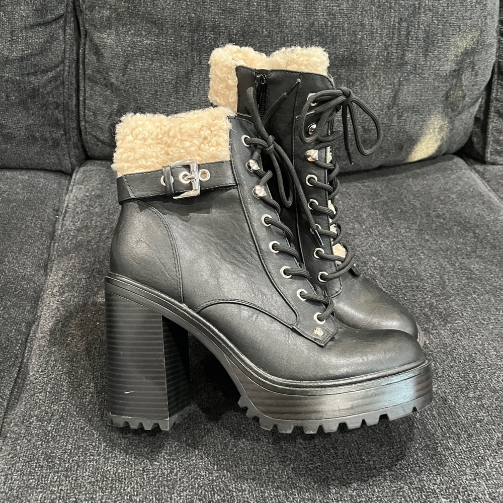GBG by Guess combat boots size 8.5 faux fur  very trendy!